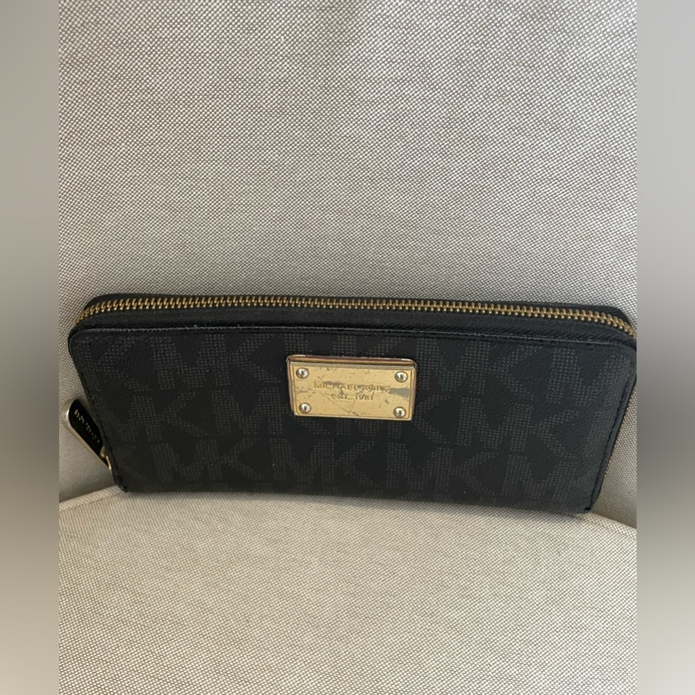 Michael Kors Jet Set Travel Continental Wallet